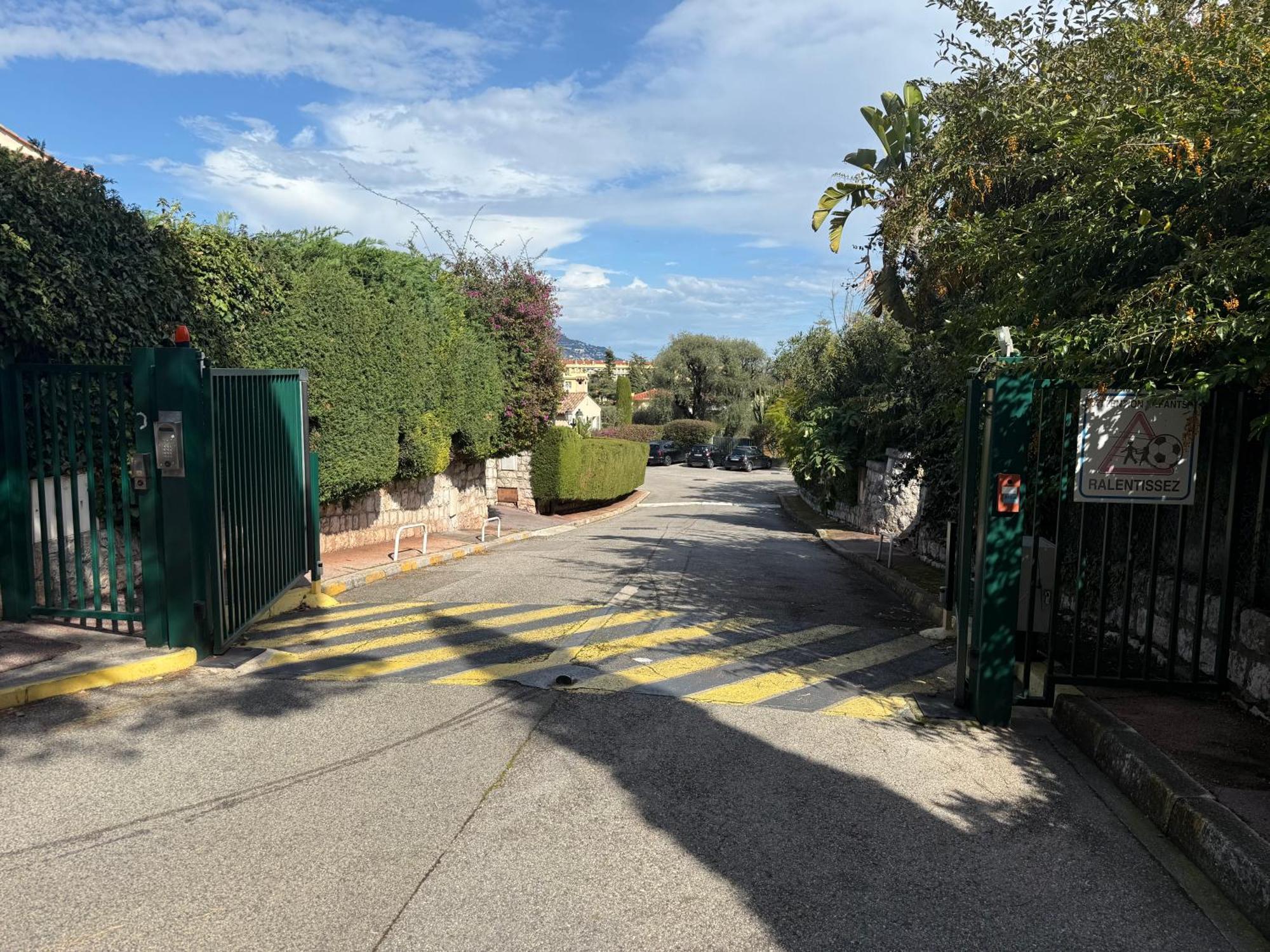 Calme A Deux Pas De La Avec Jardin Et Parking Prive Beaulieu-sur-Mer